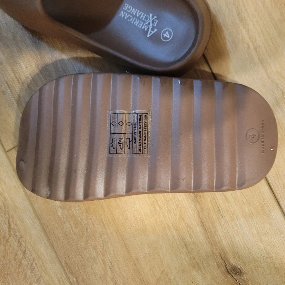 American Exchange Brown Slide Sandals Kids Size 4
